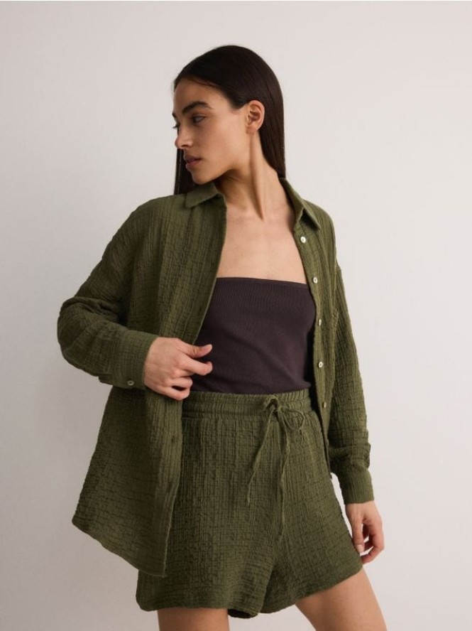 Koszula z bawełnianego muślinu - oliwkowy