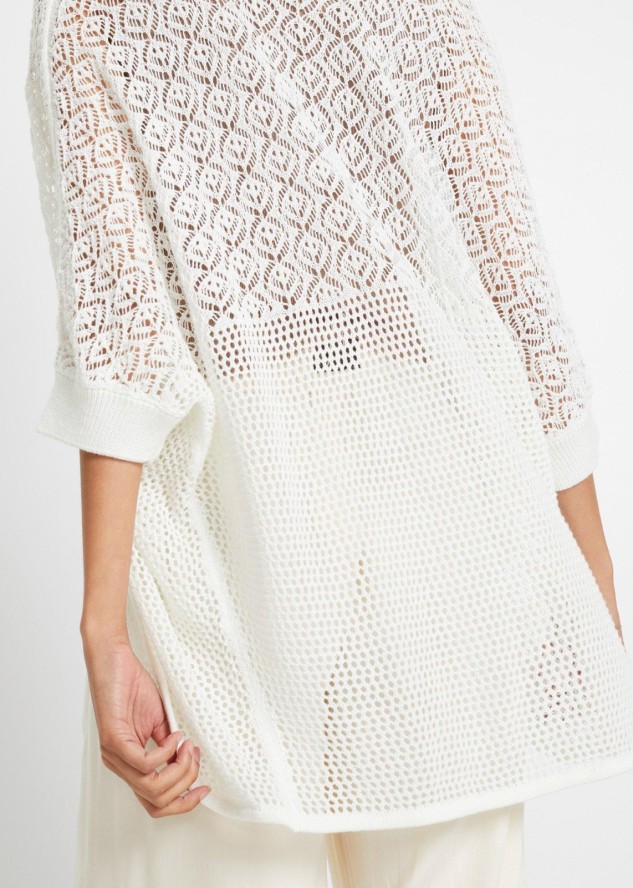 Długi kardigan w ażurowy wzór