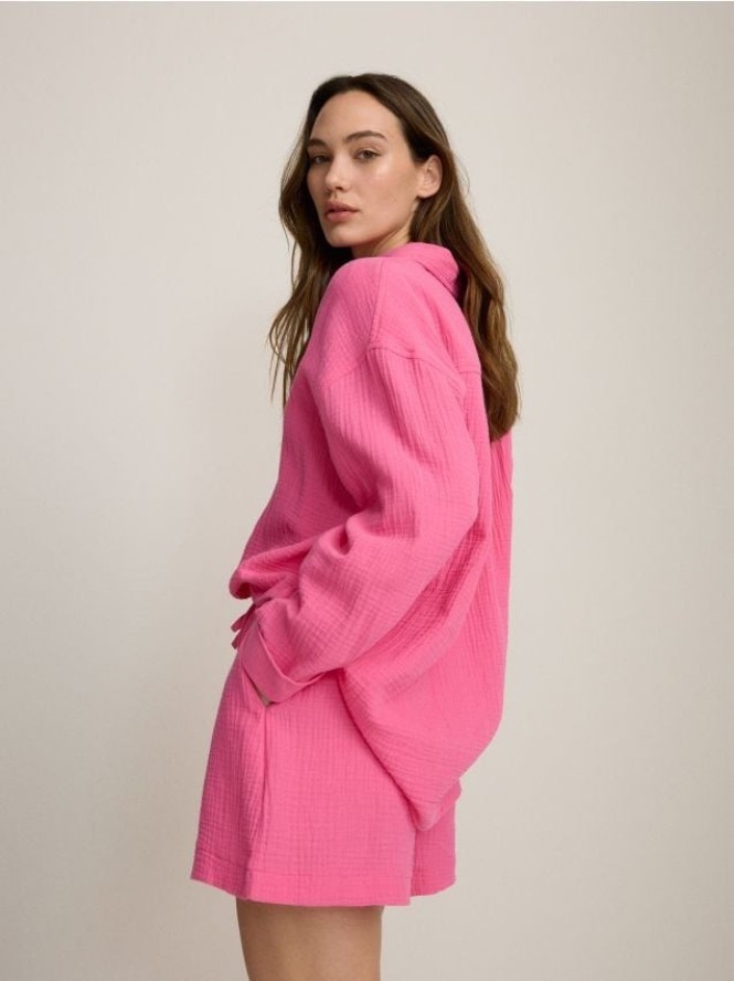 Szorty z bawełnianego muślinu - intensywny róż