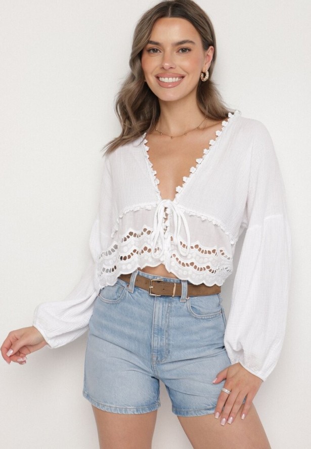 Biała Bawełniana Bluzka z Ażurowymi Zdobieniami i Wiązaniem Galondra