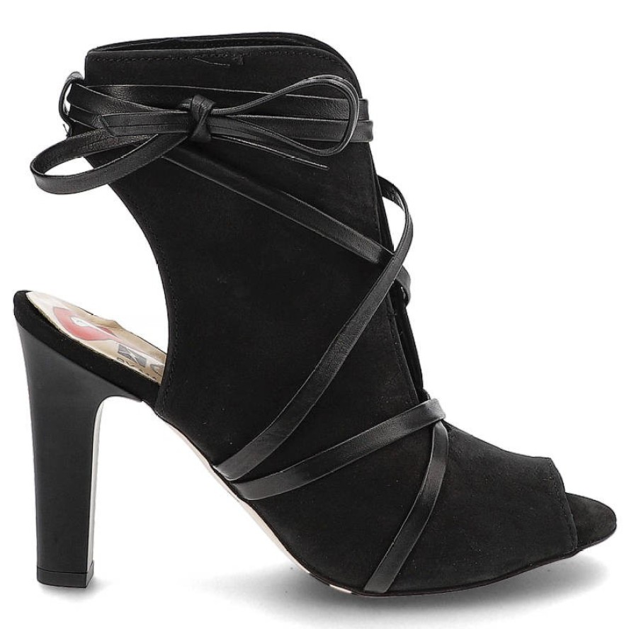 Czarne Botki Carinii Eleganckie Skórzane Buty Na Słupku