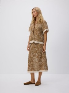Spódnica z haftem - beżowy