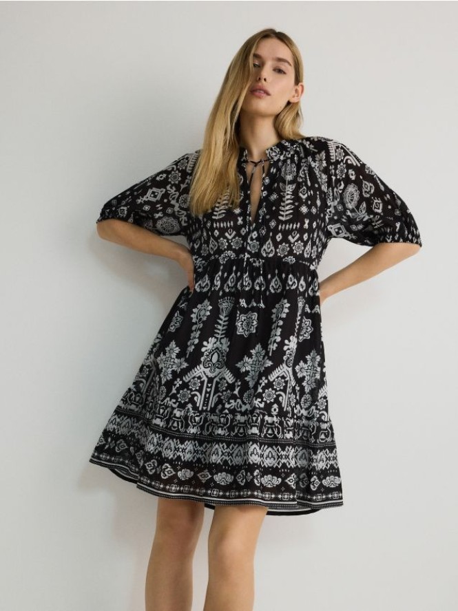 Oversizowa sukienka z bawełny - biały