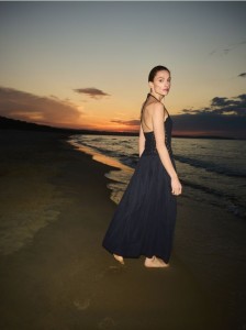 Sukienka midi z wiązaniem - granatowy