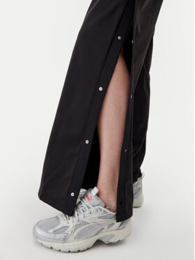 Puma Spodnie dresowe Ess 629804 Czarny Wide Leg