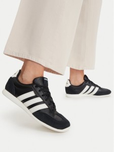 adidas Sneakersy Barreda Lo KI6725 Czarny