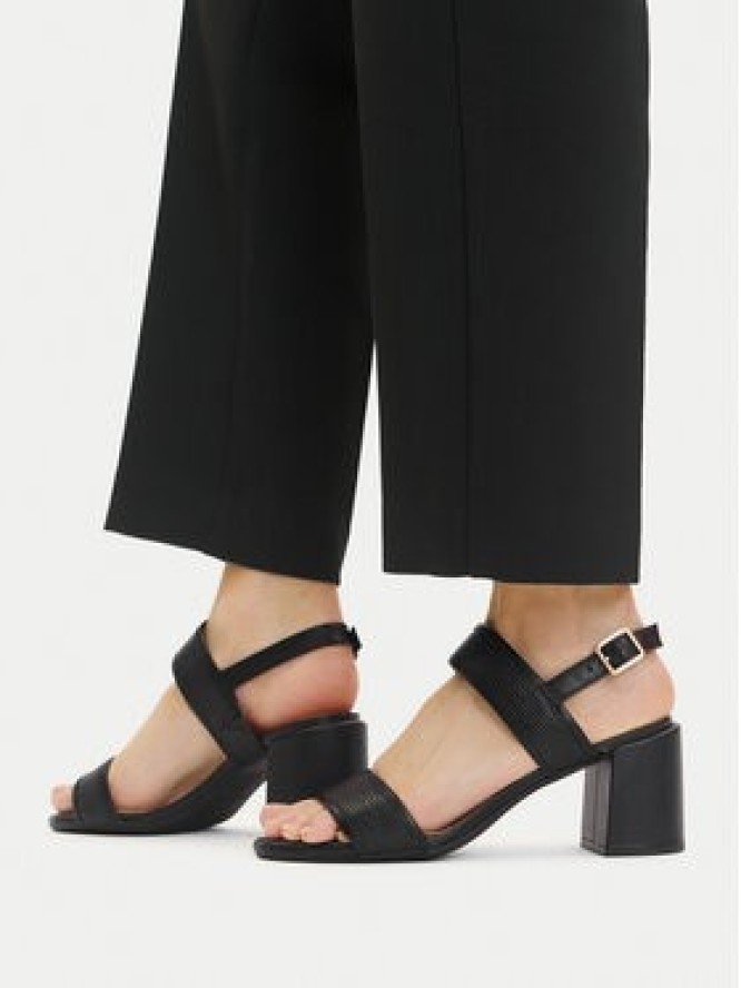 Clarks Sandały Ezoria Sling 26181300 Czarny