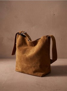 Torba hobo z imitacji zamszu - brązowy