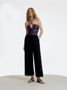 Spodnie z ażurowym wykończeniem - czarny