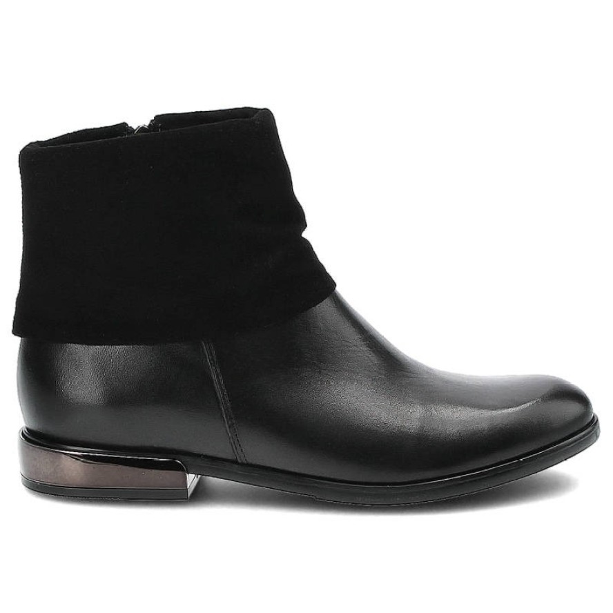 Botki damskie Carinii, wykonane z naturalnej skóry o gładkiej powierzchni z elastyczną wstawką w górnej części cholewki, czarne, B3097