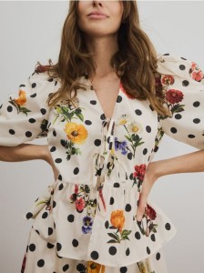 Wzorzysta bluzka z wiązaniami - wielobarwny