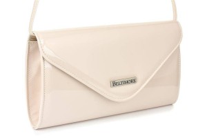 Lakierowana kopertówka ecru BELTIMORE M78
