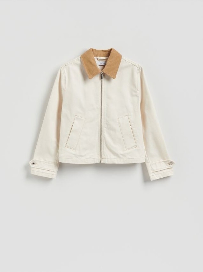 Jeansowa kurtka z kontrastowym kołnierzykiem - złamana biel