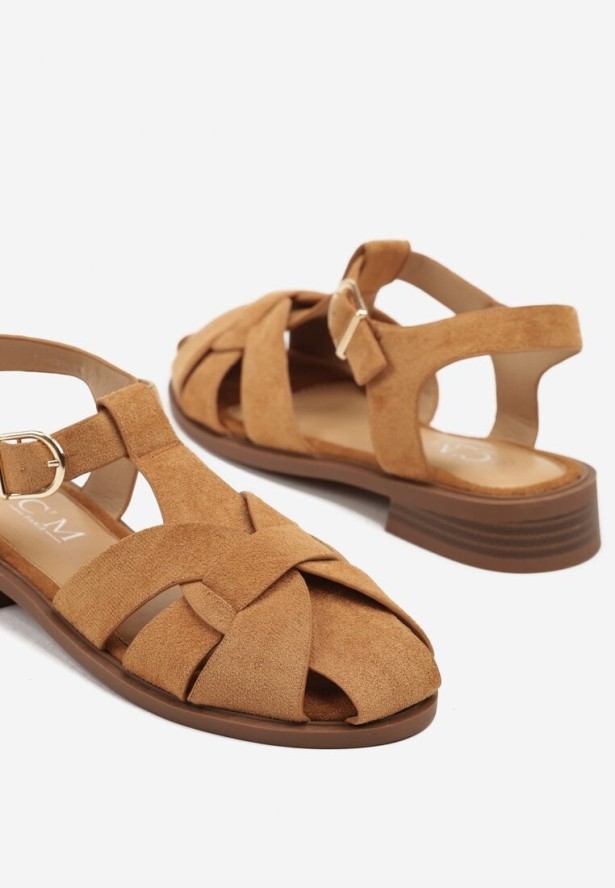 Brązowe Sandały Ozdobione Geometryczną Cholewką Saruvira