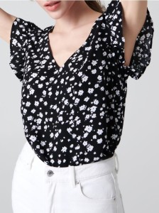 Wiskozowa bluzka ze wzorem - czarny