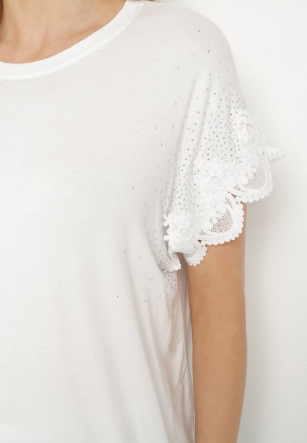 Biała Bawełniana Bluzka Nietoperz z Koronkowymi Rękawami z Cyrkoniami Adivain