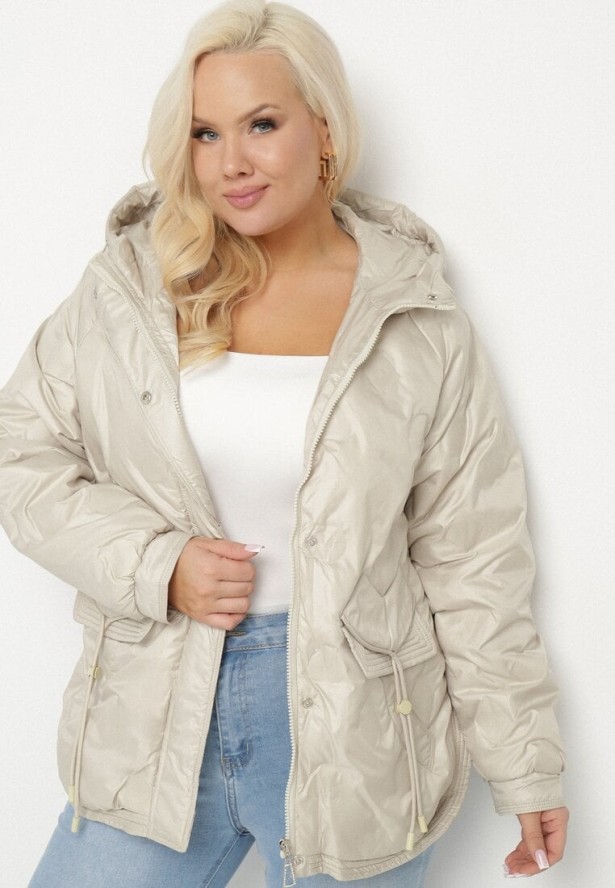 Beżowa Kurtka Pikowana z Kapturem i Kieszeniami o Pudełkowym Kroju Eravinna