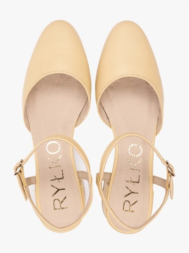 Jasnożółte czółenka slingback na niskim słupku