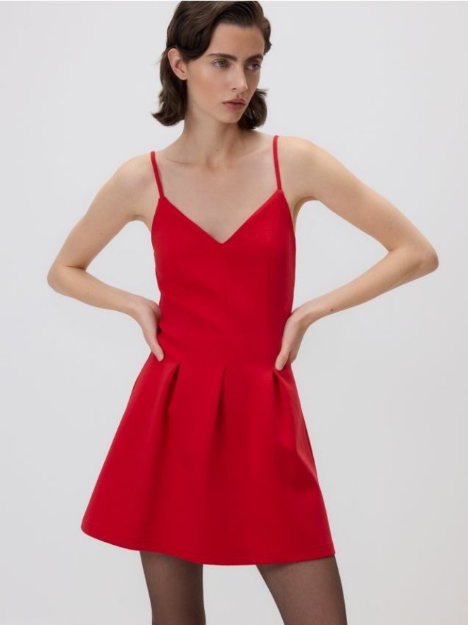 Rozkloszowana sukienka - czerwony