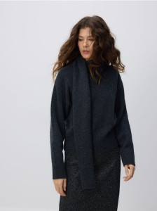 Wełniany sweter z szalem - ciemnoszary