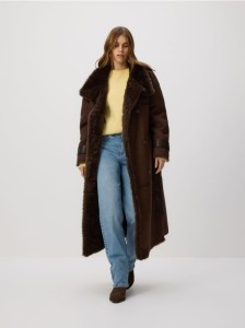 Dwurzędowy płaszcz z kożuchem - ciemnobrązowy