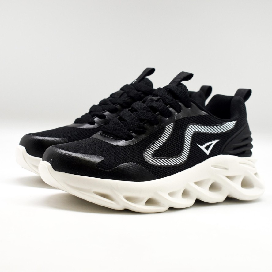 But sportowy DIMU czarny