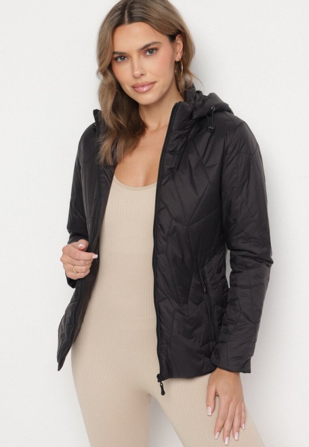 Czarna Pikowana Kurtka Przejściowa z Odpinanym Kapturem Ninorwena