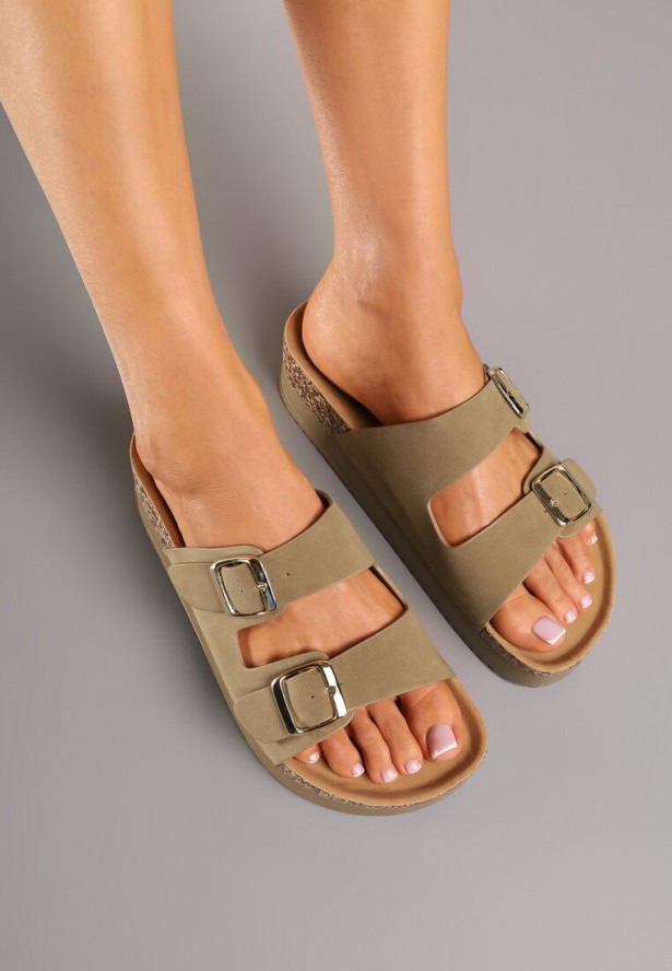 Ciemnobeżowe Klapki na Platformie z Ozdobnymi Klamrami Dolerria