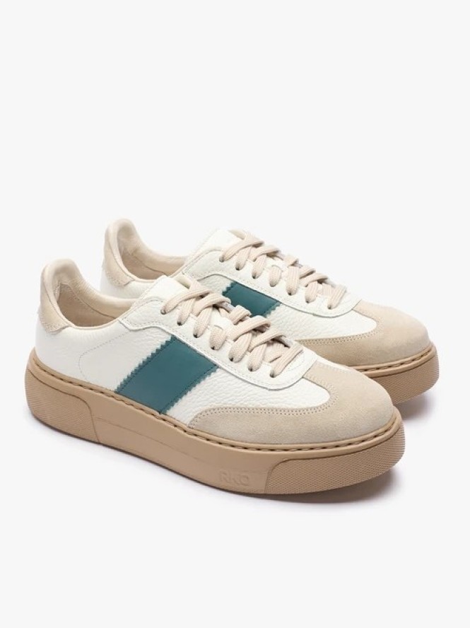 Sneakersy z zielonym akcentem
