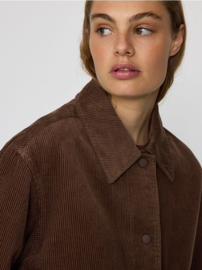 Sztruksowa kurtka z kołnierzykiem - brązowy