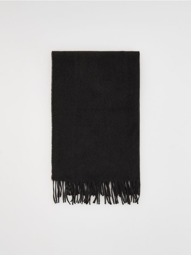 Gładki szal z frędzlami - czarny