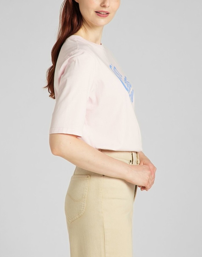 LEE HALF SLEEVE TEE DAMSKI T-SHIRT KOSZULKA NADRUK LOGO PALE LILAC L41ZEPSU 112140063
