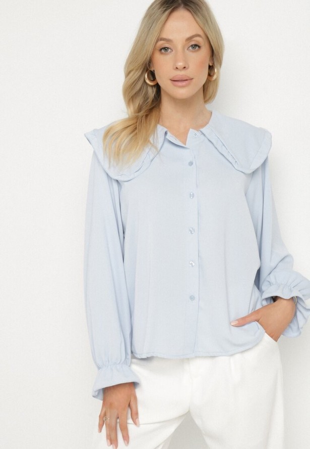 Jasnoniebieska Koszula z Ozdobnym Kołnierzykiem i Falbankami Emilarae