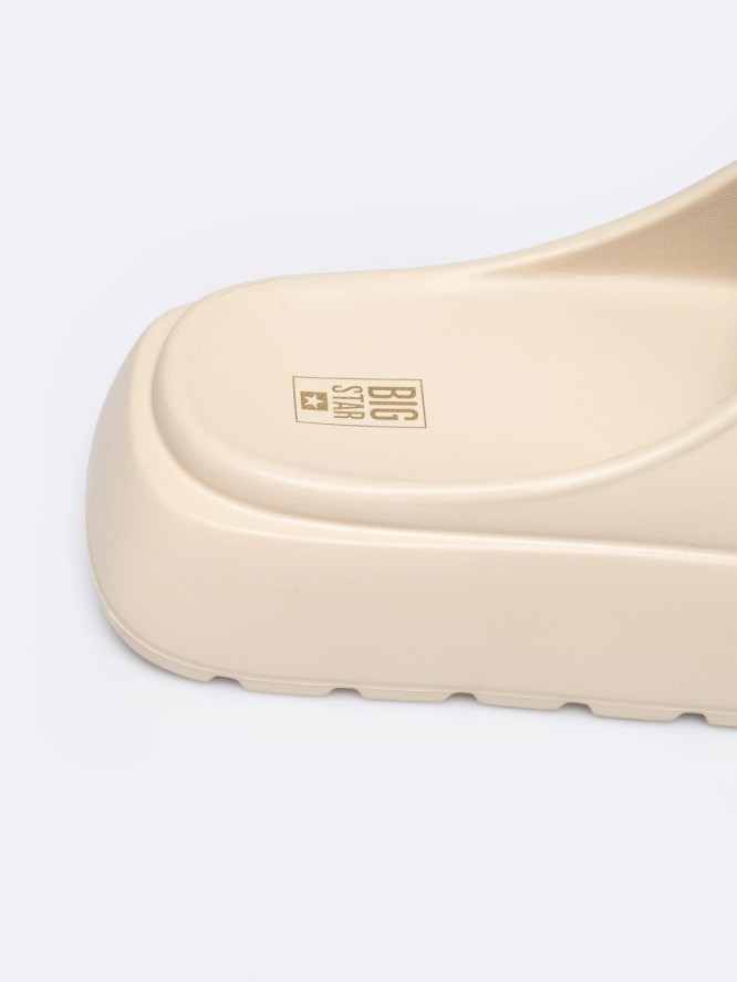 Klapki damskie na podwyższonej podeszwie beżowe RR274A569 801