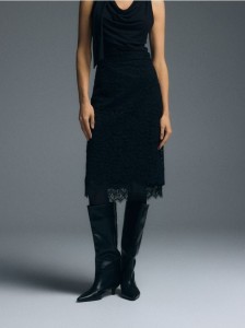 Strukturalna spódnica midi z koronką - czarny