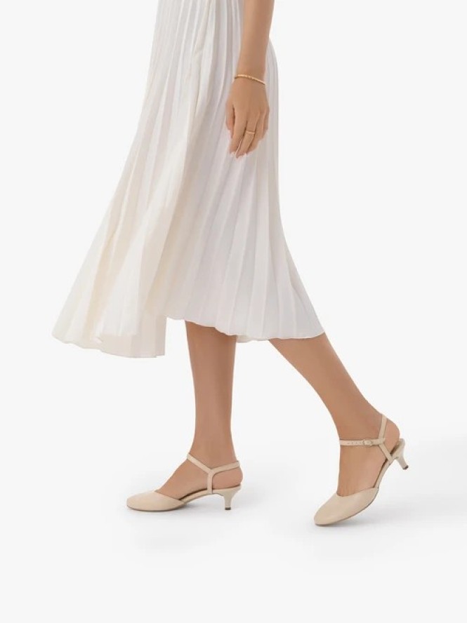 Beżowe czółenka bez pięty slingback