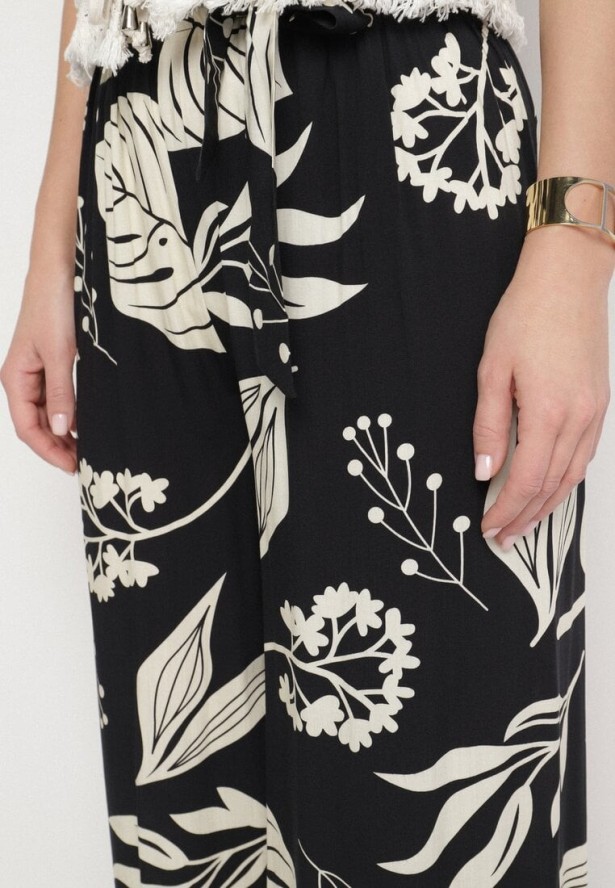Czarne Spodnie w Kwiaty o Szerokim Kroju z Gumką i Paskiem Eledina