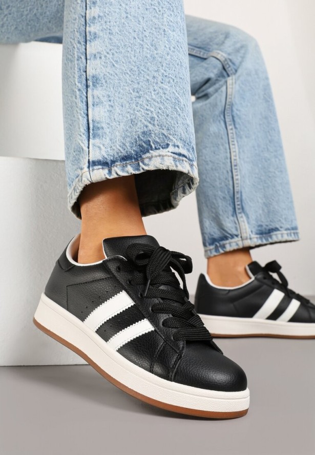 Czarne Sneakersy z Perforacją i Ozdobnymi Paskami Deolene