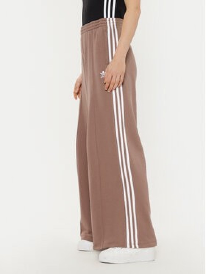 adidas Spodnie dresowe 3-Stripes JC5762 Beżowy Wide Leg