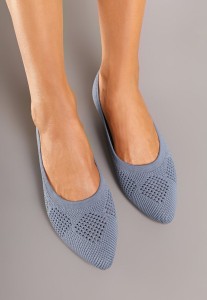 Niebieskie Balerinki z Noskiem Typu Migdałek Zdobione Perforacją Natiela
