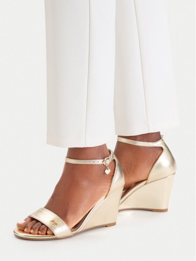 MEXX Sandały EO-CC2549-01 Złoty