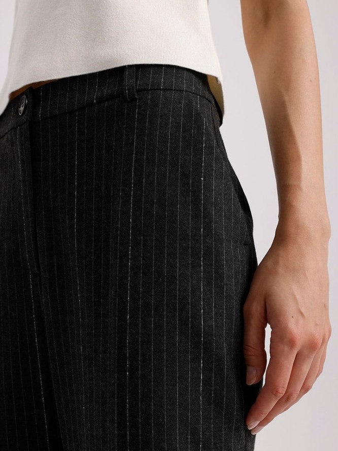 BGN Spodnie w kolorze czarnym rozmiar: 36