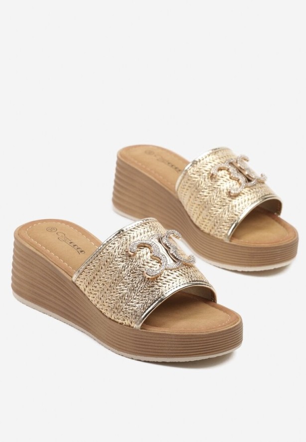 Złote Klapki na Koturnie z Plecionką i Ozdobą z Cyrkoniami Kinitera