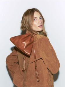 Torebka worek z frędzlami - brązowy