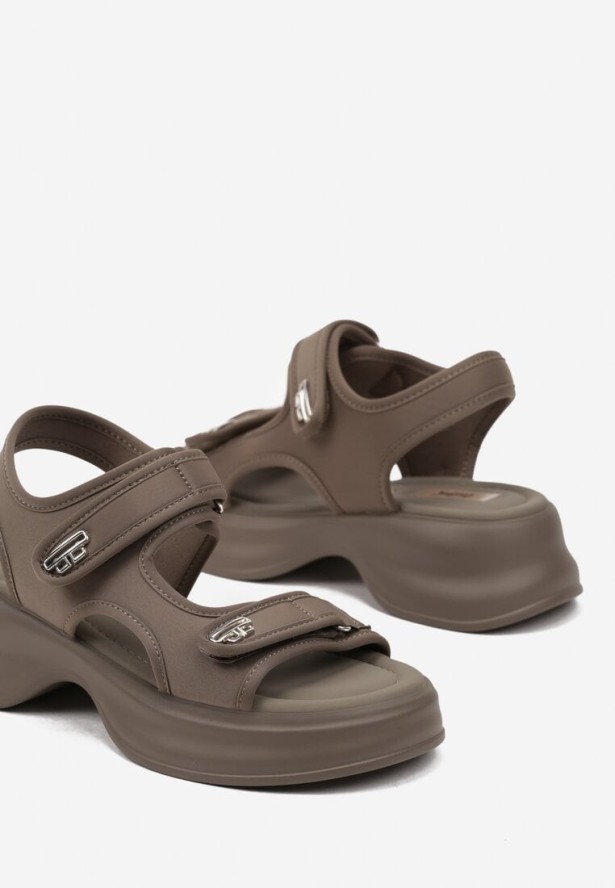 Zielone Sandały na Grubej Podeszwie z Metalicznym Zdobieniem Nalanor