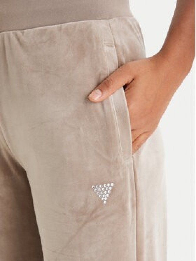 Guess Spodnie dresowe V3BB26 K0232 Beżowy Regular Fit