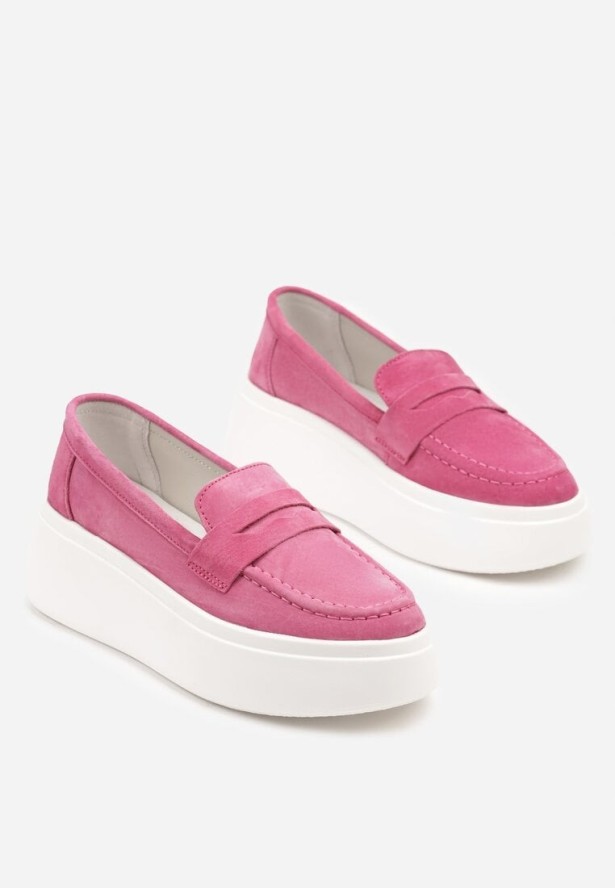 Fuksjowe Skórzane Mokasyny na Grubej Podeszwie z Ozdobnym Paskiem Eleariel