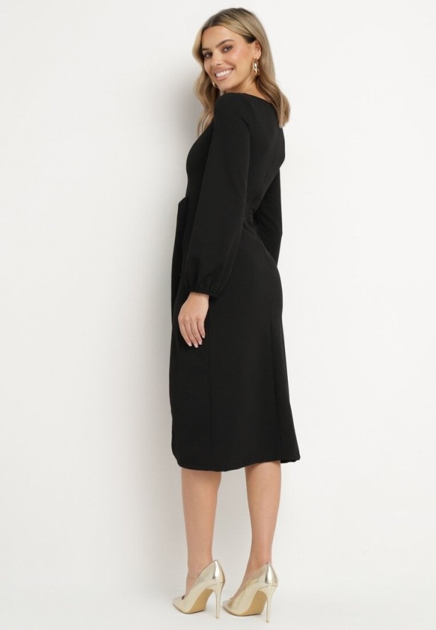 Czarna Koktajlowa Sukienka z Kopertowym Dołem i Ściągaczami przy Rękawach Felilena
