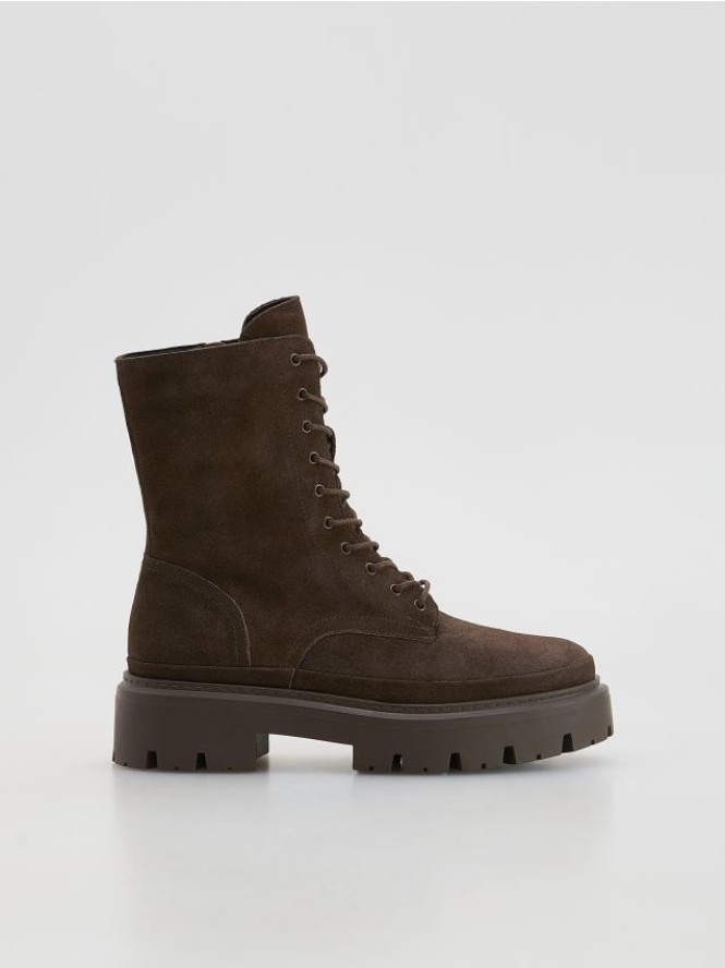 Zamszowe botki ze sznurowaniem - ciemnobrązowy
