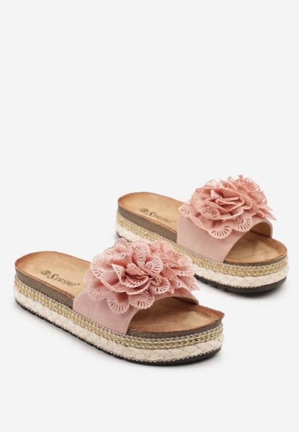 Różowe Klapki Zdobione Plecioną i Kwiatową Aplikacją Kinellea